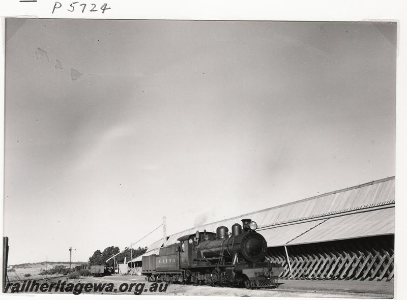 P05724
MRWA loco A class 22, wheat bin, Mingenew, MR line
