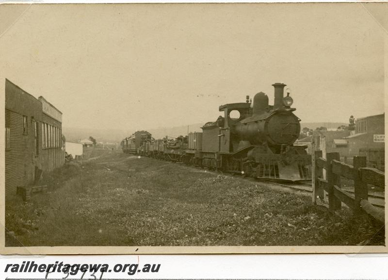 P05731
MRWA loco P class, near Midland Junction, MR line, goods train, loco is ex WAGR P class
