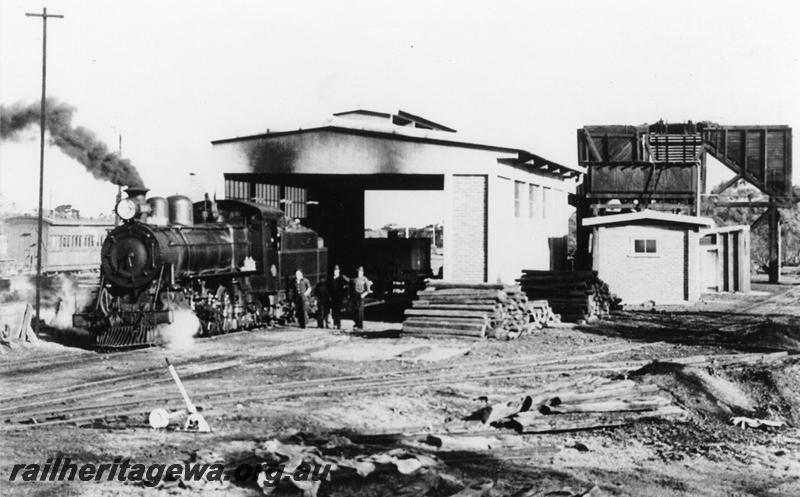 P05744
MRWA loco C class, loco shed, coal stage, loco depot, Watheroo, MR line.
