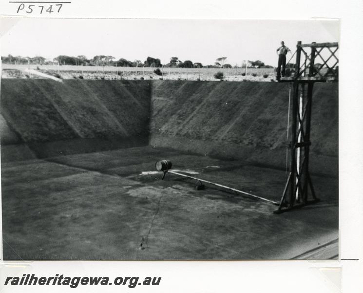 P05747
MRWA railway dam, Walkaway, empty
