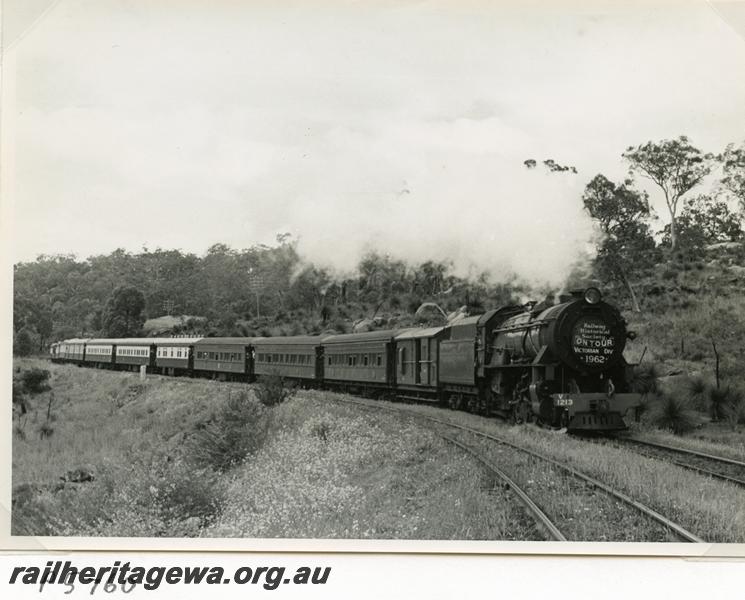 P05760
Vic ARHS visit, V class 1213, just exited Swan View Tunnel, ER line, tour train
