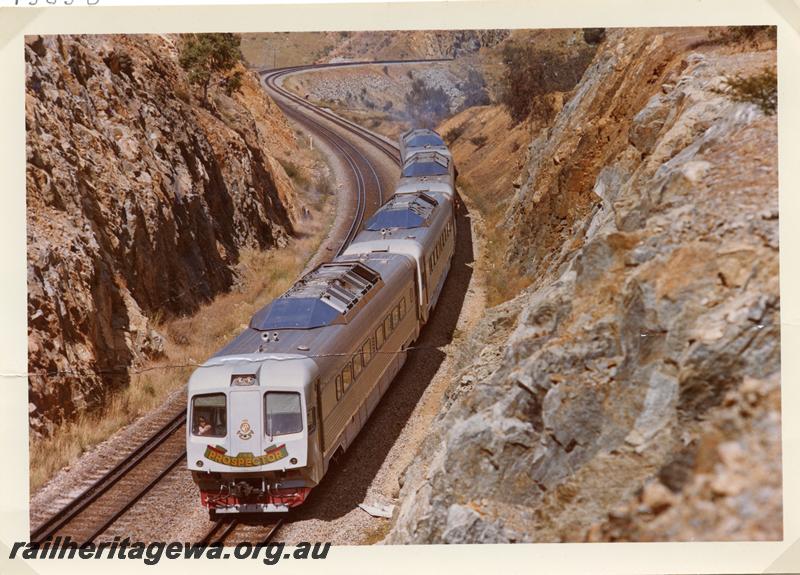 P05850
Prospector, 4 car set, Avon Valley line, early livery, possibly when new in service
