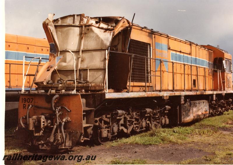 P05864
RA class 1907, Midland Workshops, collision damage to end of long hood
