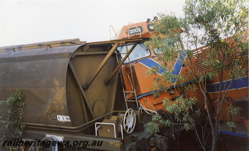 P05877
4 of 4 photos of derailment at Goomalling, EM line, P class 2002 