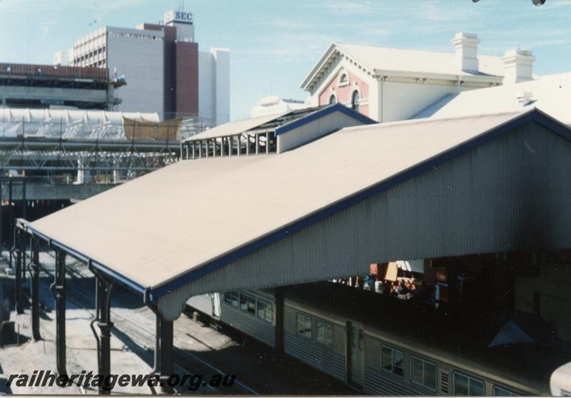 P05916
Reconstruction of City station, shows old overall roof before relocation
