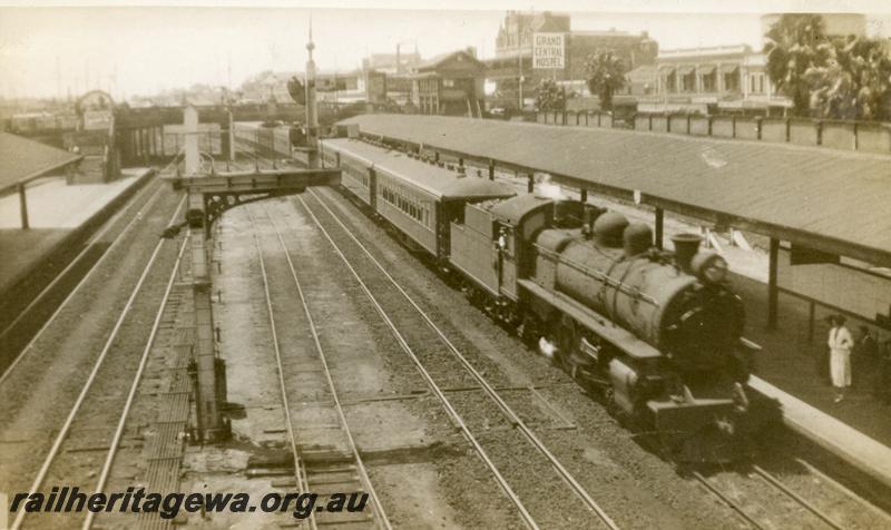 P06174
P class, Perth Station, arriving with the Kalgoorlie Express at platform 1.
