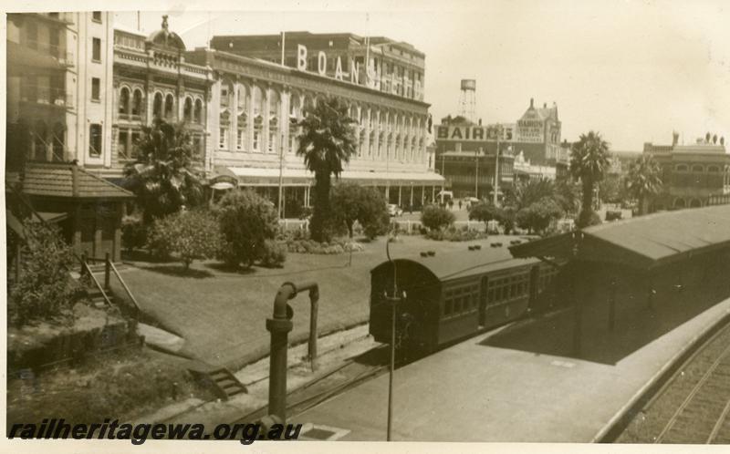 P06175
AY class carriage, Perth Station, Armadale dock with Boans store in the background
