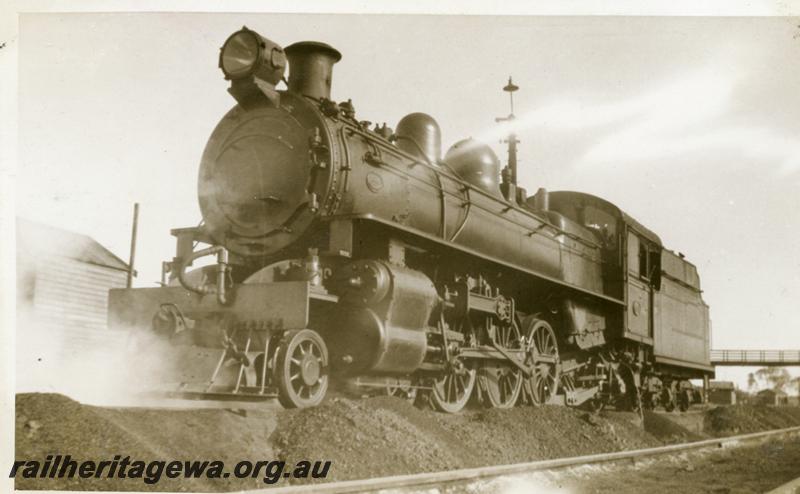 P06185
P class, East Perth Loco depot, front and side view
