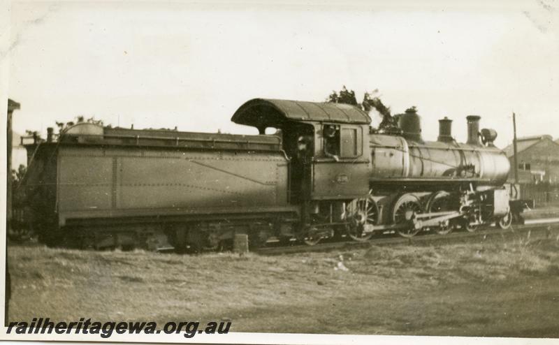 P06190
E class 298, tender end side view
