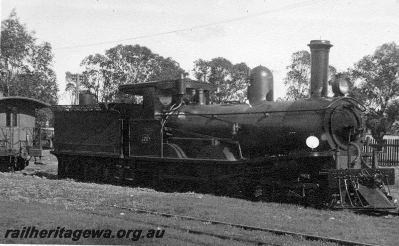P06192
T class 171, East Perth Loco depot, side and front view
