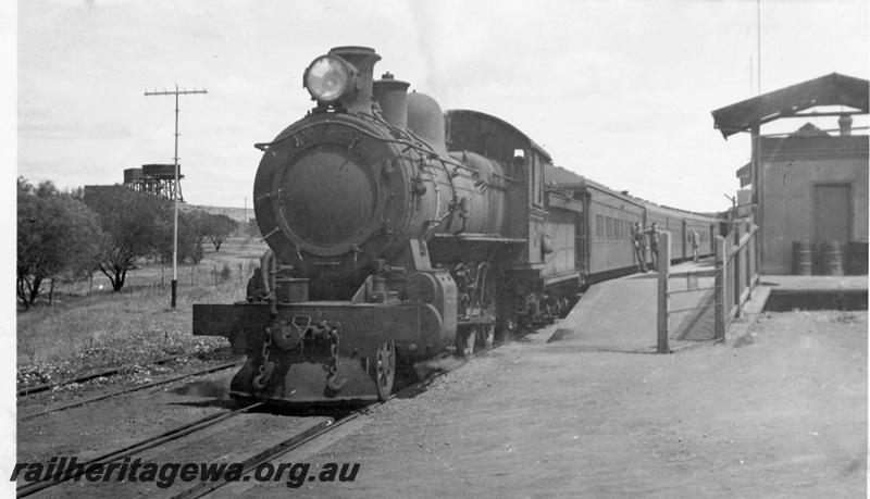 P06242
E class, station buildings, Mullewa, NR line, Wiluna Express
