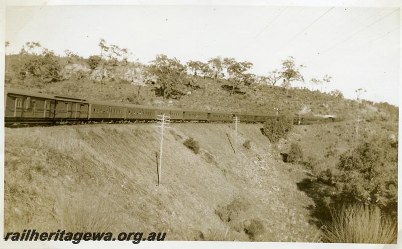 P06243
No.84 passenger between the Swan View tunnel and Swan View, ER line, clerestory roofed P van in consist
