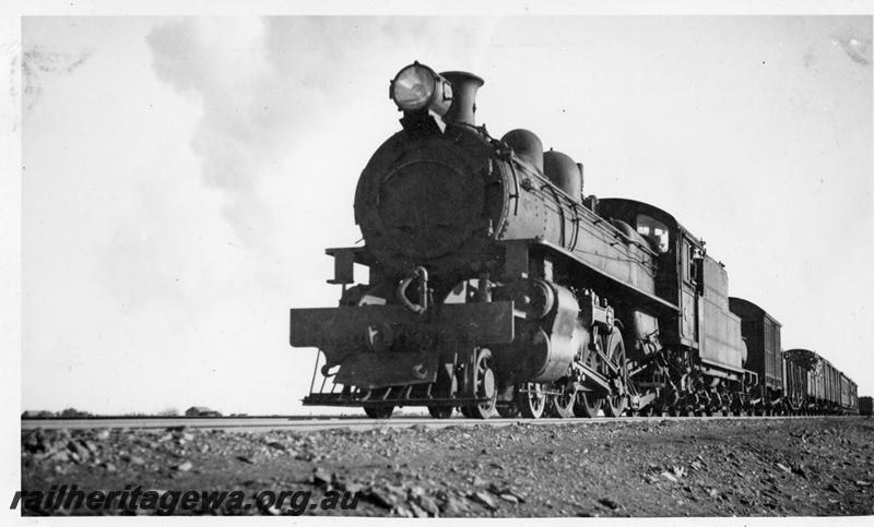 P06246
P class, Leonora, KL line, on mixed goods train
