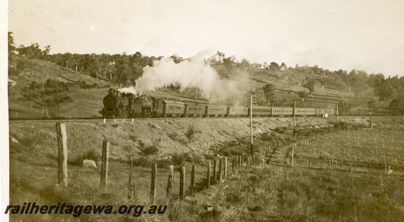 P06251
E class double heading with a P class, No.83 passenger, near Swan View, ER line.
