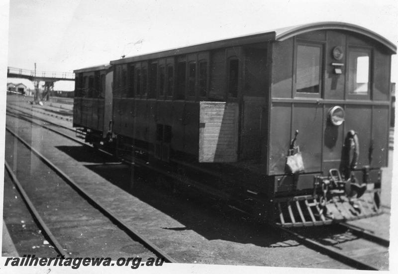 P06299
AO class 431 petrol rail motor  towing AOT class 433 trailer, Kalgoorlie, side and front view.
