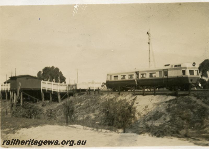 P06337
ADE class, Mount Lawley, side and front view
