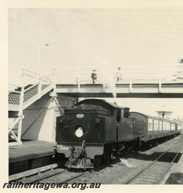 P06370
DM class 588, Claremont station, on Royal Show special working
