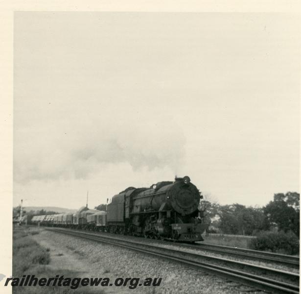 P06377
V class 1216, Avon Valley Line, on No.19 goods train
