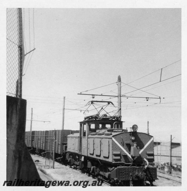 P06384
SEC electric loco No.1, East Perth, side and front view
