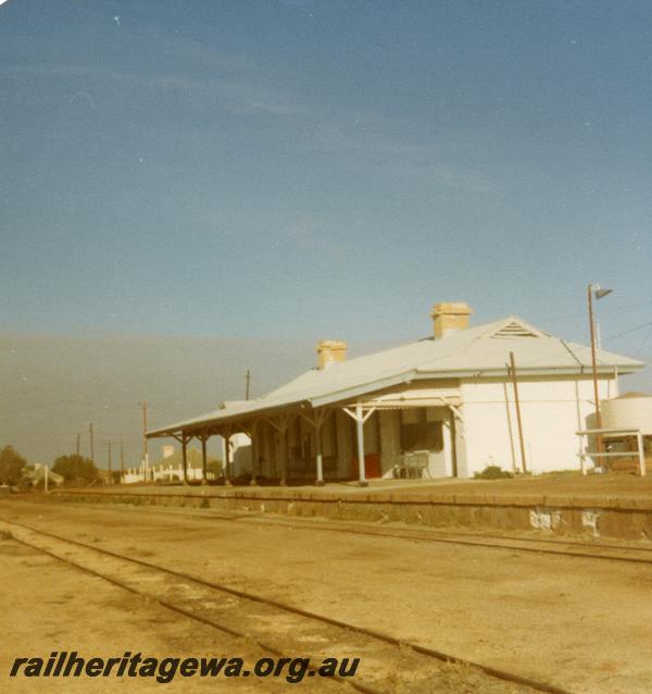 P06412
Station buildings, Cue, NR line, view from track side
