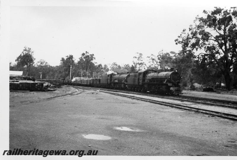 P06447
W class 920, W class 907, Greenbushes, PP line, on No.346 goods train
