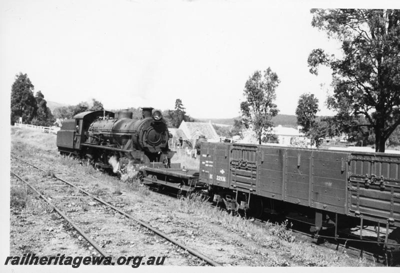 P06448
W class 955, RC class 22936 bogie open wagon, Bridgetown, PP line, shunting
