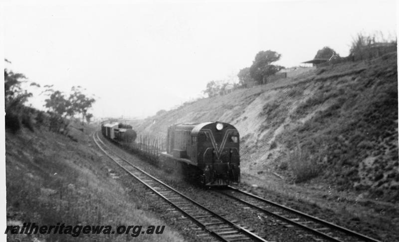 P06470
F class 40, west Leederville Bank, suburban goods train
