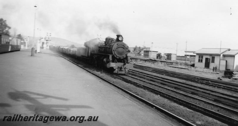 P06555
PMR class 728, Midland Junction station, on Up goods train
