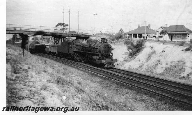 P06556
PMR class 728 on a Down Goods pasing under the Third  Avenue bridge, Mount Lawley.
