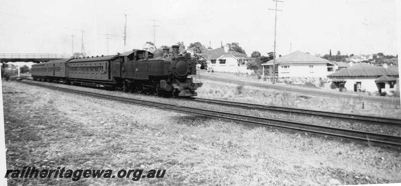 P06562
DM class 582, Mount Lawley, suburban passenger train heading east
