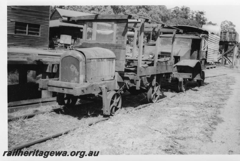 P06589
Rail wheeled motor vehicles, front and side view 
