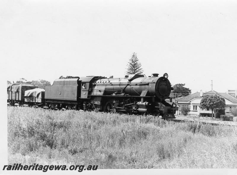 P06600
V class 1211, Mount Lawley, goods train
