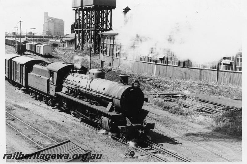 P06607
W class 925, Bunbury, goods train, departing for Boyanup
