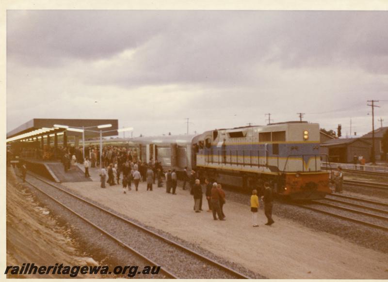 P06628
L class 268, East Perth Terminal, first standard gauge train from Pt. Pirie, overall view
