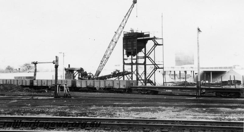 P06635
Coal stage, steam crane, dismantling the temporary steam depot at East Perth
