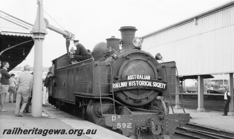 P06642
DD class 592, water column, Perth Station, taking water, on ARHS tour train
