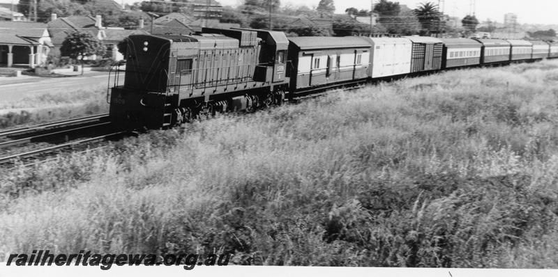 P06653
A class 1509, Mount Lawley, heading No.85, 