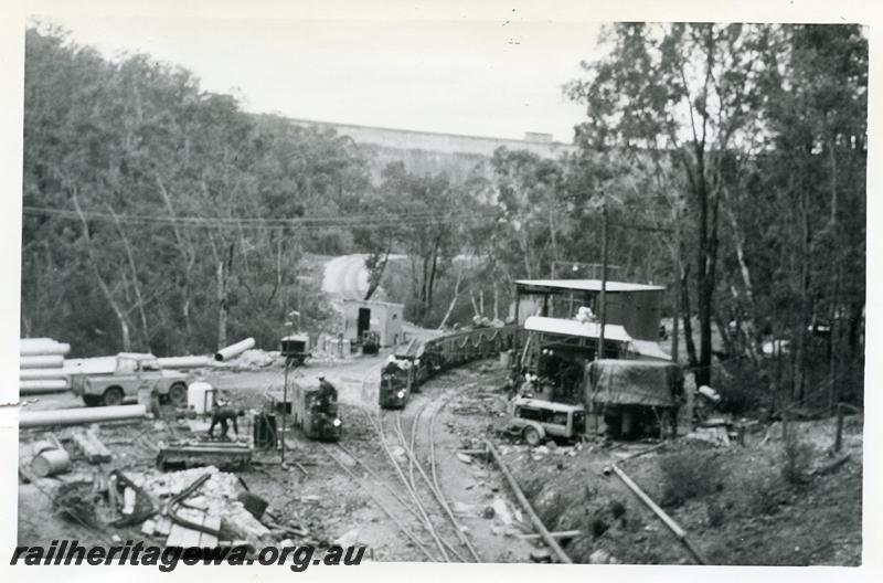 P06689
Locos, trackage, Canning Dam railway, ARHS visit.
