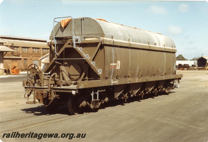 P06698
XN class hopper, Midland, end and side view
