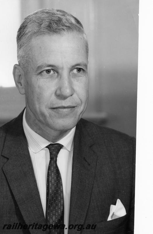 P06776
Chief Mechanical Engineer (1966-1973), W. Blakeney-Britter, official portrait
