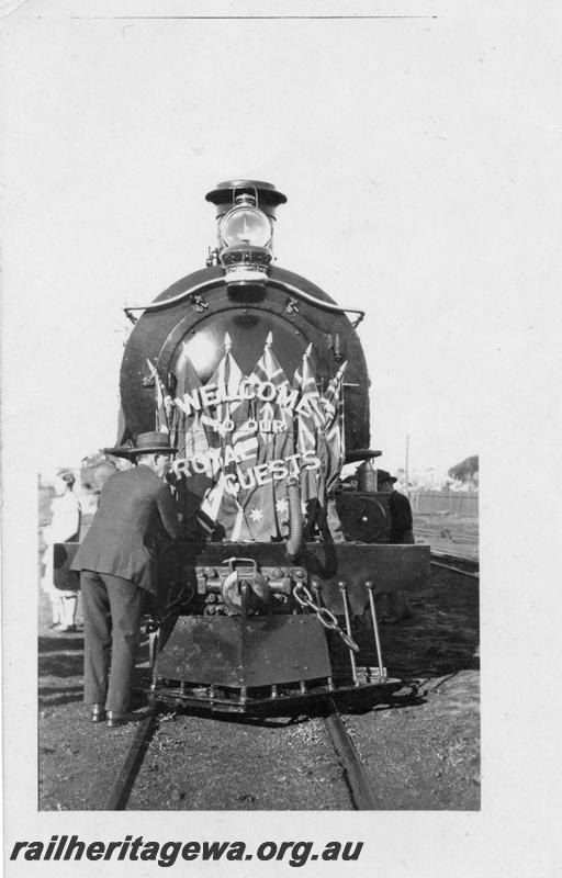 P06802
E class 352, East Perth Loco Depot, decorated for the visit of the Duke of York. This loco hauled the Royal Train from Perth to Pinjarra and return, front view
