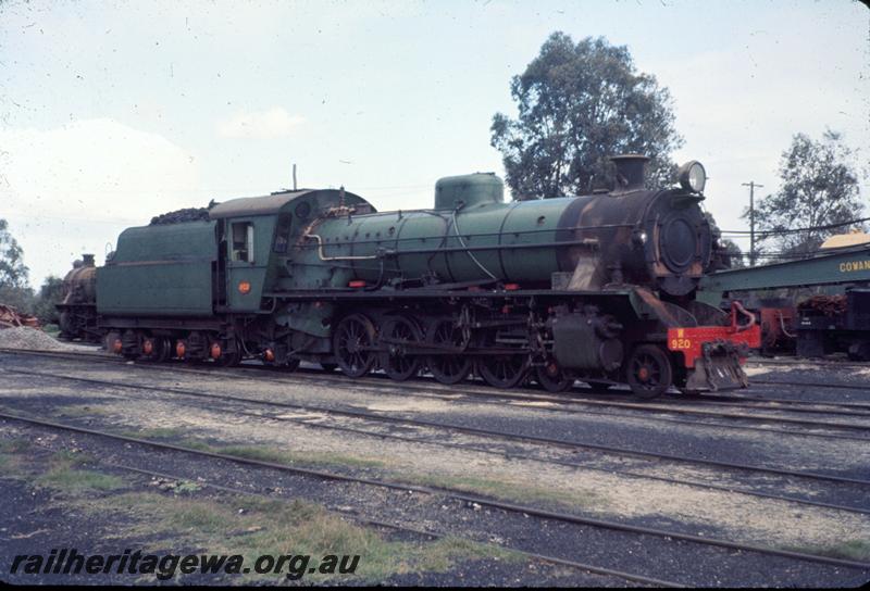 P06805
W class 920, Midland, side and front view
