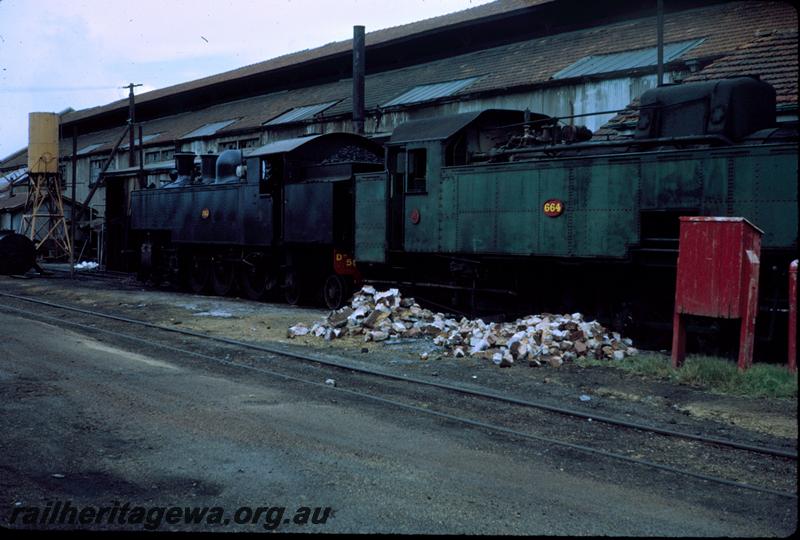 P06852
UT class 664, DM class 583, East Perth Loco Depot, side view
