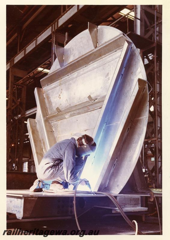 P06946
XF class alumina hopper, Wagon Shop, Midland Workshops, under construction
