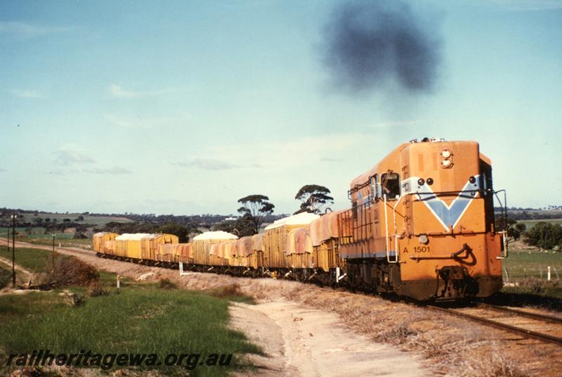 P06997
A class 1501, near Balkuling, YB line, grain train
