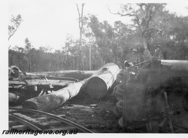 P07000
2 of 6 views of derailment of CS class 440 