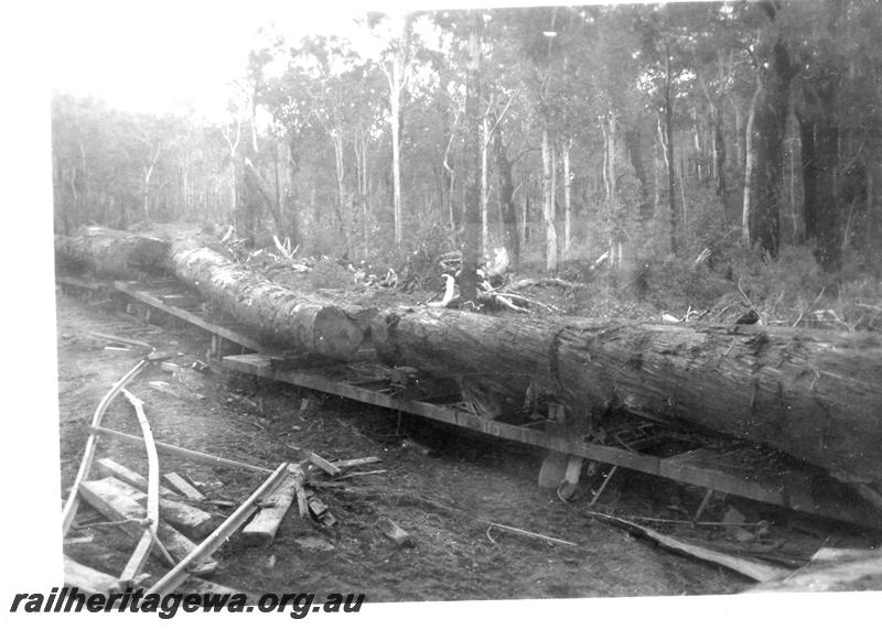 P07001
3 of 6 views of derailment of CS class 440 