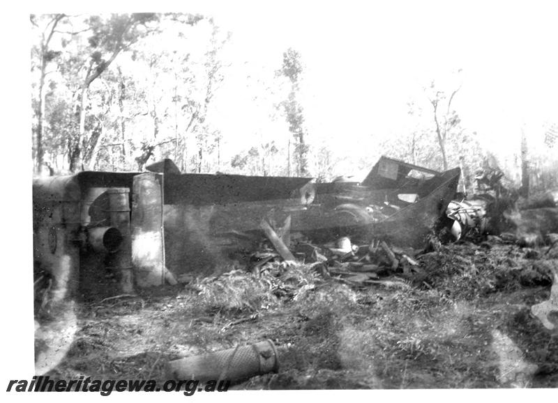 P07002
4 of 6 views of derailment of CS class 440 