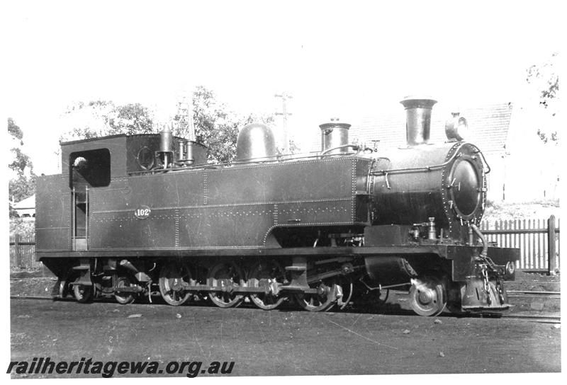 P07036
K class 102, East Perth Loco Depot, side and front view
