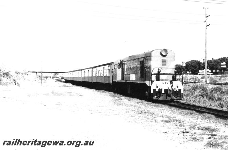 P07054
G class 50 in International Safety orange livery, suburban passenger train
